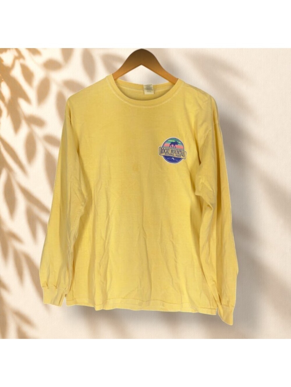 Gildan T-Shirt Men L Large Yellow Graphic Print Long Sleeve Crew Neck Cotton